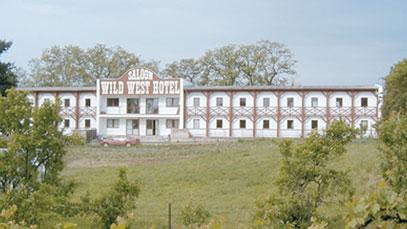 cihlový byt v OV k rekonstrukci, 62 m2, Brno střed 2,1 mil Kč 722 903 377 wwwrealcompanycz Nájemní dům s neb prostory ve Znojmě Prodej nájemního domu v centru Znojma na rohu ulic Studentská a