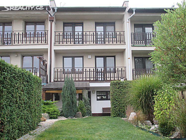 Záznam o prodeji srovnávané nemovitosti č. 3 1. Identifikace Prodej, Rodinný dům, 198 m 2, Chlumec nad Cidlinou Celková cena: 2.399.000 Adresa: Kladruby, Chlumec nad Cidlinou, okres Hradec Králové 2.