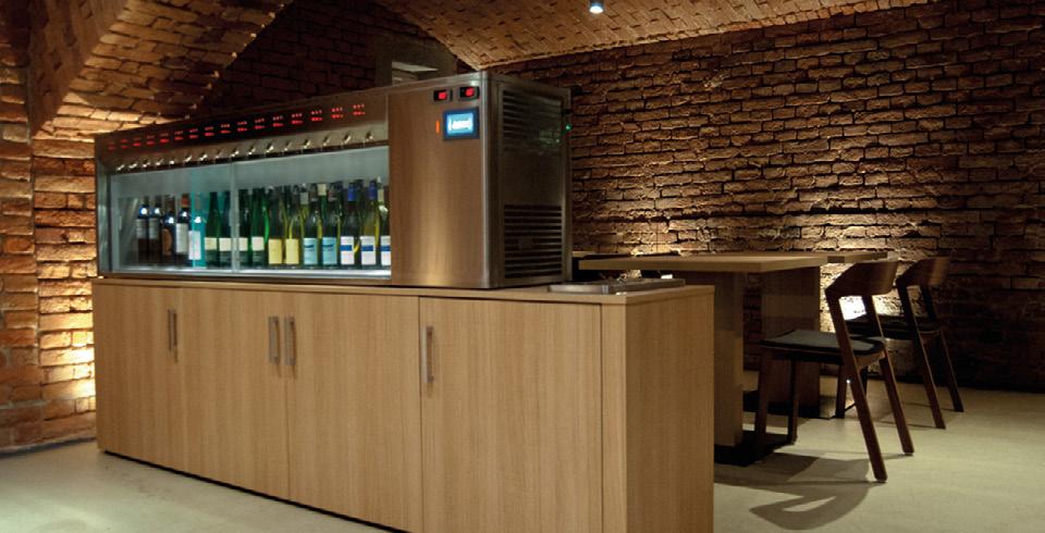13 14 VINDOM DEGUSTAČNÍ ENOTECA (Smetanova 17) PERLA VÍN (Kozí 8) Zajímavý koncept degustační enotéky, založe- Prostor enotéky je svým provedením a konný na unikátním degustačním zařízení, umož-