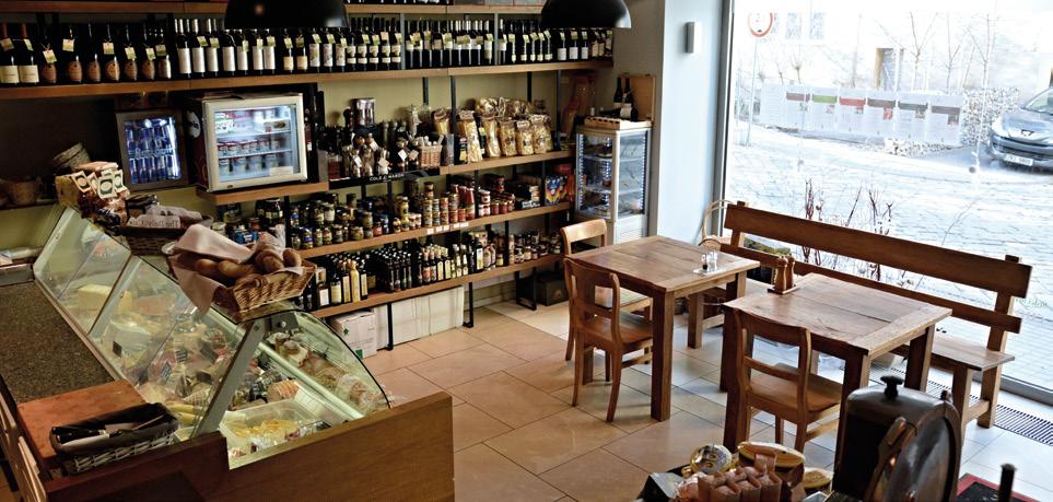 vinný bar, provozují Široká nabídka vín na skleničku a osobv centru města majitelé stejnojmenného ní přístup majitele a vinaře tělem i duší vinařství.