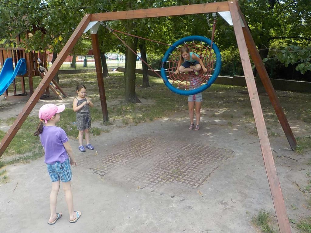 Přehled akcí ŠD: Týdenní projekt Hruška Andělské zvonění Drakiáda Cesta za pokladem Vánoční besídky vystoupení dětí pro rodiče Projekt Adventní týden Zpívání na schodech Pexesiáda Zimní trojboj zimní