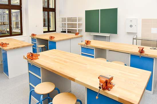 Osud stavby, která bude navždy zapsána do pomyslné kroniky českého squatterství, se totiž začal rýsovat.