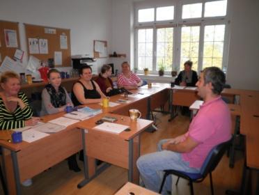 prosinec 2015 Rozsah kurzu: 64 hodin Obsah kurzu: finanční gramotnost, počítačová gramotnost, motivační program a kariérové poradenství V období říjen prosinec 2015 jsme