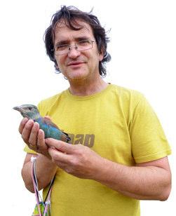 A pak, uprostřed toho ruchu, jsem zaslechl zpěv skřivana, mnoha skřivanů. A také bramborníčka černohlavého. A konipasa lučního.