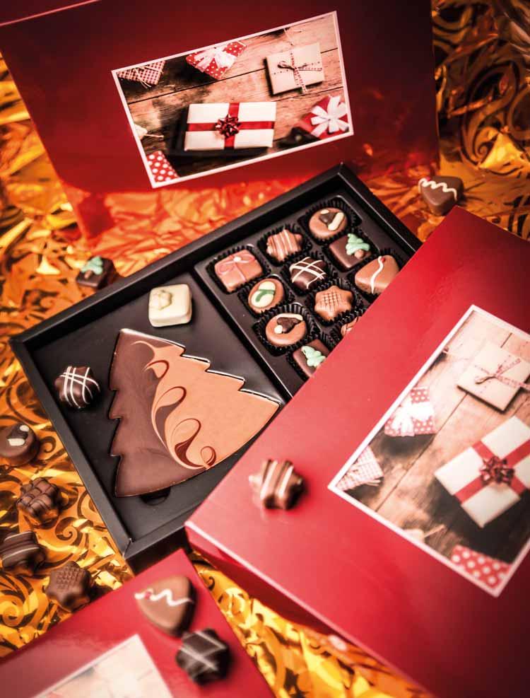 XMAS CHOCOPOSTCARD MAXI 3757 XMAS CHOCOPOSTCARD MAXI GOLD Rozměry balení: 315 235 40 mm Rozměry fotografie: 165 115 mm Hmotnost netto: 340 g Cena (bez