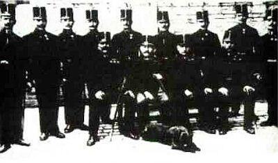 UTB ve Zlíně, Fakulta aplikované informatiky 11 1 HISTORIE SLUŽEBNÍ KYNOLOGIE Již v pravěku v době kamenné došlo k domestikaci divokého psa a člověk začal ihned využívat jeho schopnosti k lovu.