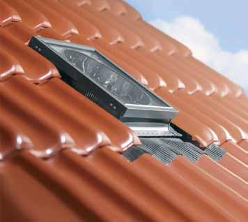 Stavba Foto FAKRO Foto VELUX Výstup světlovodu v interiéru v podobě difuzéru může být i zajímavých designovým prvkem.