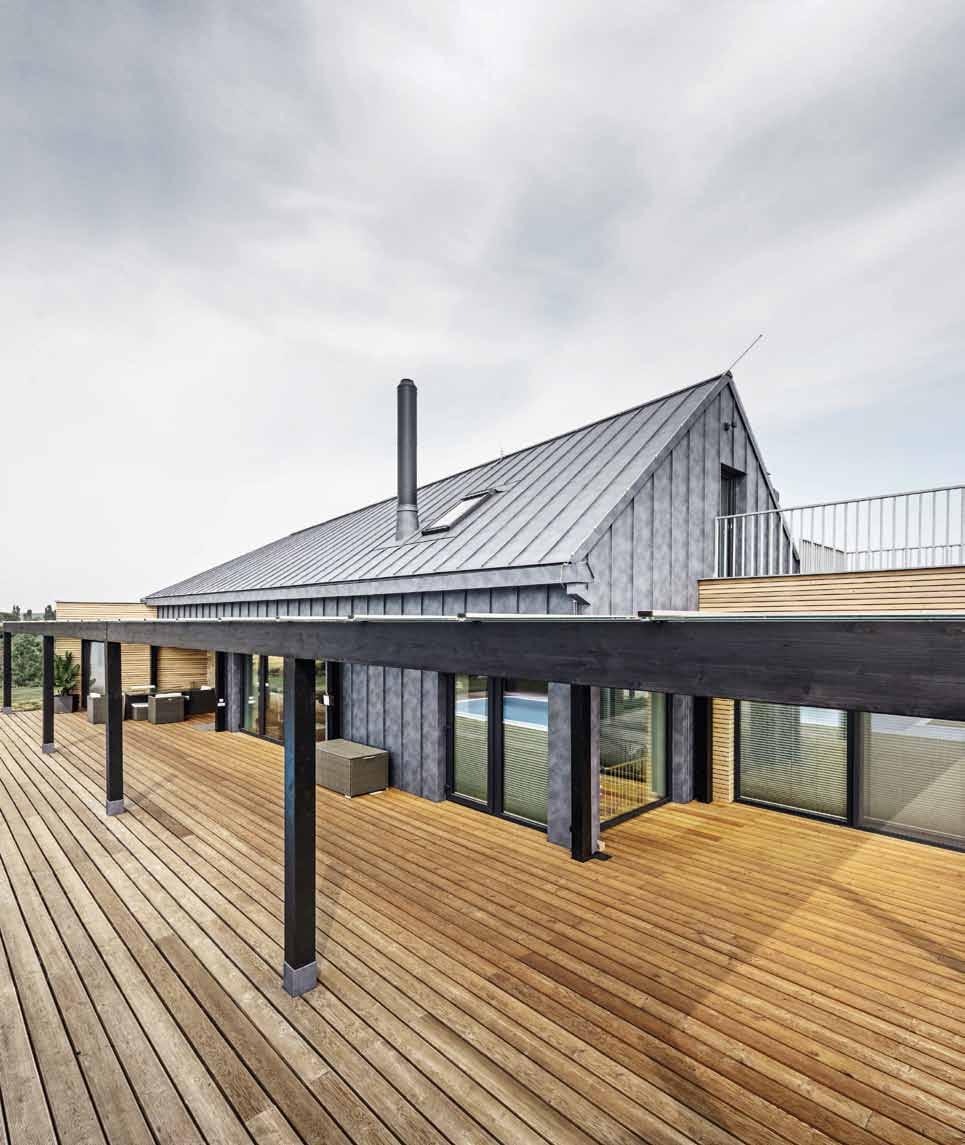 STŘEŠNÍ A FASÁDNÍ SySTémy Pro jedinečnou architekturu. produkt: PREFALZ (střešní i fasádní plochy) barva: břidlicová P.
