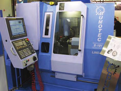13: Mori Seiki NT 1000 - pohled na celý stroj a nosnou strukturu Obr. 14: Mazak Integrex i-150 se zásobníkem na 72 nástrojů Obr.