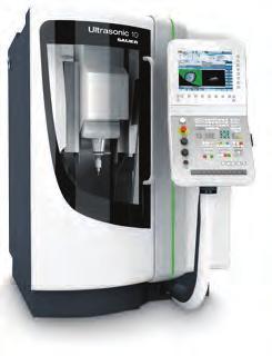 Základní vybavení stroje nabízí řídící panel s 15 obrazovkou (10,4 Fanuc), zásobník na 20 nástrojů, lineární valivá vedení, vanu na třísky a elektronické ruční kolečko.