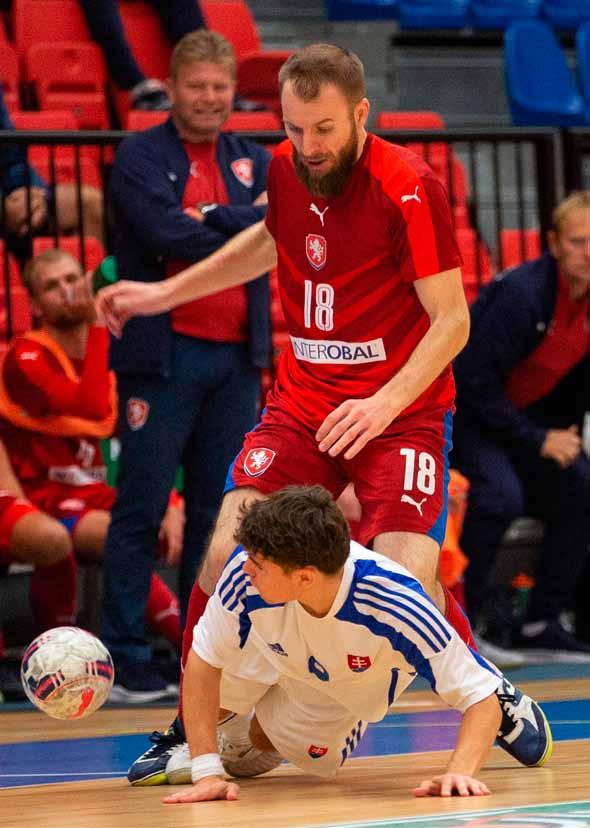 bulletin Futsal Oběžník FUTis 2018/09 Vážení futsalisté! Právě skončil tradiční Turnaj čtyř zemí v Nymburce, kde jsme viděli skvělou futsalovou podívanou.