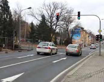 Následovat bude rekonstrukce zařízení na křižovatce ulice Kpt. Jaroše se Závodní u dostihového závodiště a semaforů u výjezdu od OC Varyáda ve Dvorech.