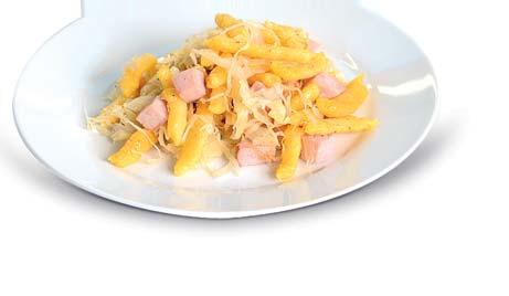 20 x 500 g Na dno GN vložíme halušky, zelí (podle kyselosti