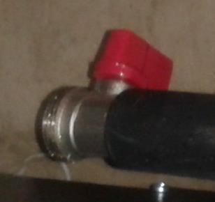 o Vývod vstupní vody je umístěn ve spodní části