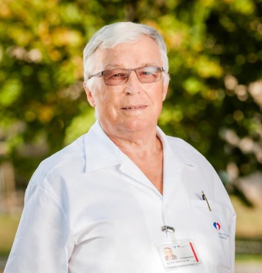 1.3 Představení významné osobnosti Lékařské fakulty UP Prof. MUDr. Vladimír Král, CSc. Profesor MUDr. Vladimír Král, CSc. se narodil 29. března 1938 v Plzni.
