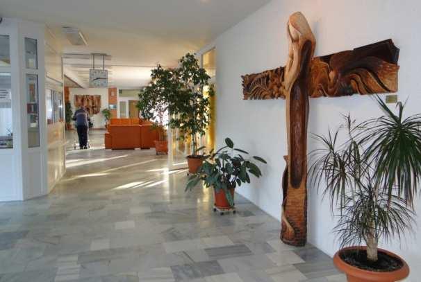 V období od 1. 1. 2003 do 31. 12. 2003 byl Domov pod vedením Sociálních služeb Prostějov, jejímž zřizovatelem byl Olomoucký kraj. Od 1. 1. 2004 získala organizace právní subjektivitu s názvem Domov důchodců Prostějov, příspěvková organizace, Nerudova 1666/70, 796 01 Prostějov, jejímž zřizovatelem je Olomoucký kraj.