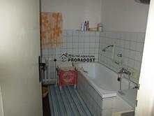 m 2, celková výměra pozemku 373 m 2 zrekonstruovaný rodinný dům