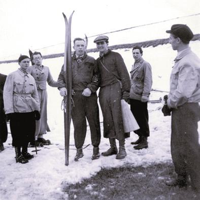 František Zajíček byl o 11 let starší, jako sdruženář SK Nové Město na Moravě v té době na klasických můstcích skákal až 45 metrů. Láďa Doležal se zúčastnil 2.
