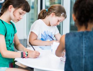 ONLINE ZDROJE Výukové materiály Domu evropských dějin Na internetových stránkách Domu evropských dějin jsou k dispozici zdroje online pro vyučující a studenty.