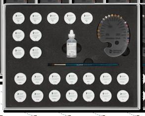 Overglaze kit Balení: DS Universal Body Stain 5x 5 g, DS Universal Incisal Stain 2x 5 g DS Universal Stain 14x 5 g, Universal Stain & Glaze Liquid 15 ml