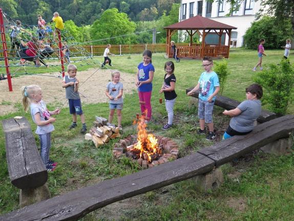 Paní knihovnice je seznámila s nabídkou knih, vyhledáváním v rejstříku