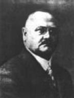 1919 Štítina 2. 5. 1985 Brno Dialektolog, bohemista, představitel historické fonologie, proděkan fakulty a prorektor univerzity Arnošt Lamprecht se narodil v rodině zedníka.