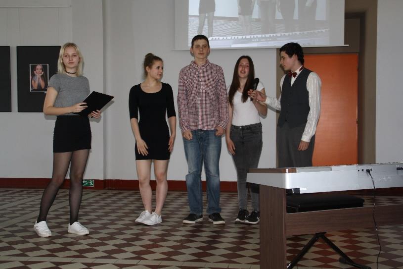 rozšířit působnost AHOL TV, dosud omezené jen na webové stránky školy, se