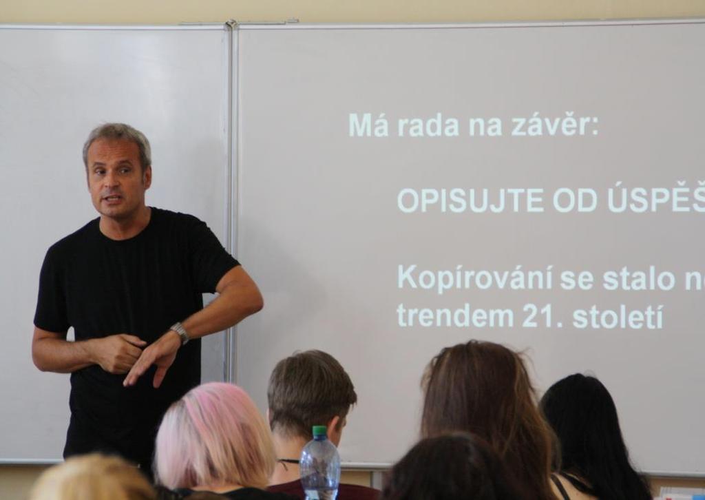 2016 žáky seznámil s využívání IT v moderních trendech marketingu a upozornil na důležitost zapojení sociálních sítí jakožto nástrojů, které mohou výrazně ušetřit finanční prostředky