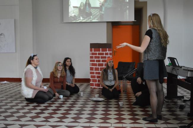Tradicí je, že se i letos studenti zapojili do dobrovolnické činnosti navázané na projekt Tanec a handicap Mgr. Skaunicová přednáška Tanec a handicap 4.