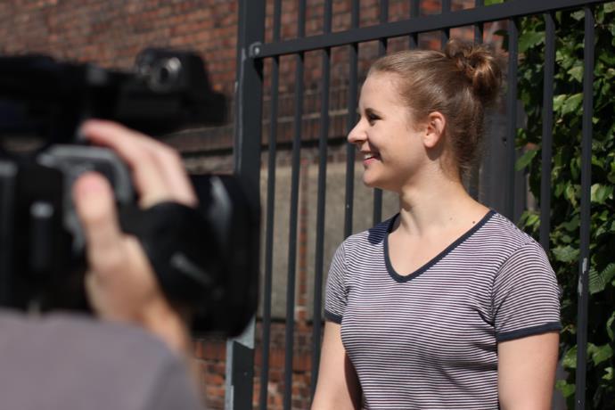 obyvatelstva Vítkovic a téma holocaustu. Ústřední osobností, o níž žáci zpracovávali informace, byla vítkovická spisovatelka a hudebnice Ilse Weber.