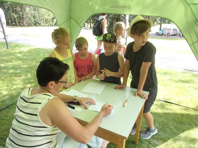 Závodu se zúčastnilo 17 družstev, kdy mezi nejvzdálenější školou byla právě Základní škola Lačnov a Valašská Polanka.