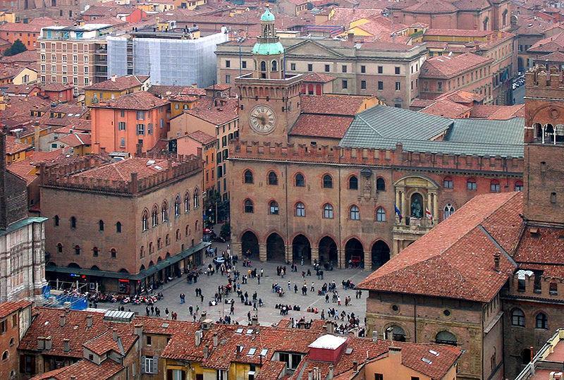 Budova univerzity v Bologni Autor Gaspa, Název : Bologna-vista02.