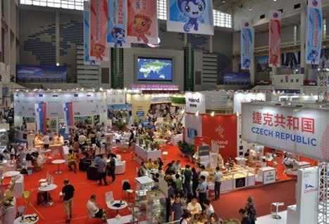 China CEEC Mayor Summit Vše zahajoval summit představitelů měst a regionů s prezentacemi inspirativních (bezplatná veřejná doprava v Talinu) i kontroverzních (říční vodní cesty v Chorvatsku) myšlenek