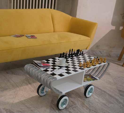 na svět řadu pozoruhodných návrhů v tzv. retro stylu.