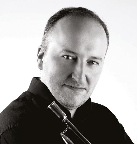 V průběhu roku 2005 předal Zdeněk Dejmek štafetu uměleckého vedoucího houslistovi Jakubovi Černohorskému, který úspěšně vedl Janáčkův komorní orchestr již na jeho turné v Jižní Koreji v roce 2004.