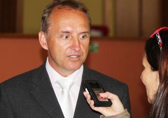 Budete teď středem pozornosti v životě soutěže, můžete očekávat zájezdy a výpravy kolegů starostů, také novináře. Jste na to připravený? Už teď se bojím. Určitě na to nejsem připravený.