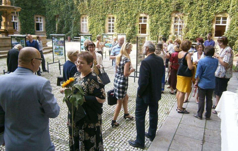 A Aktuálně o venkovu 20 Nejkrásnější z českých kvetoucích sídel se představují v Národní knihovně Putovní výstava 10 let Evropských kvetoucích sídel v ČR je od 5.