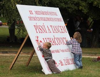 Na druhém místě se umístila jihomoravská obec Tvarožná Lhota a třetí místo získala vesnice Křižánky z Vysočiny. Vesnice Řepice se vyznačuje například tím, že zde působí řada spolků.