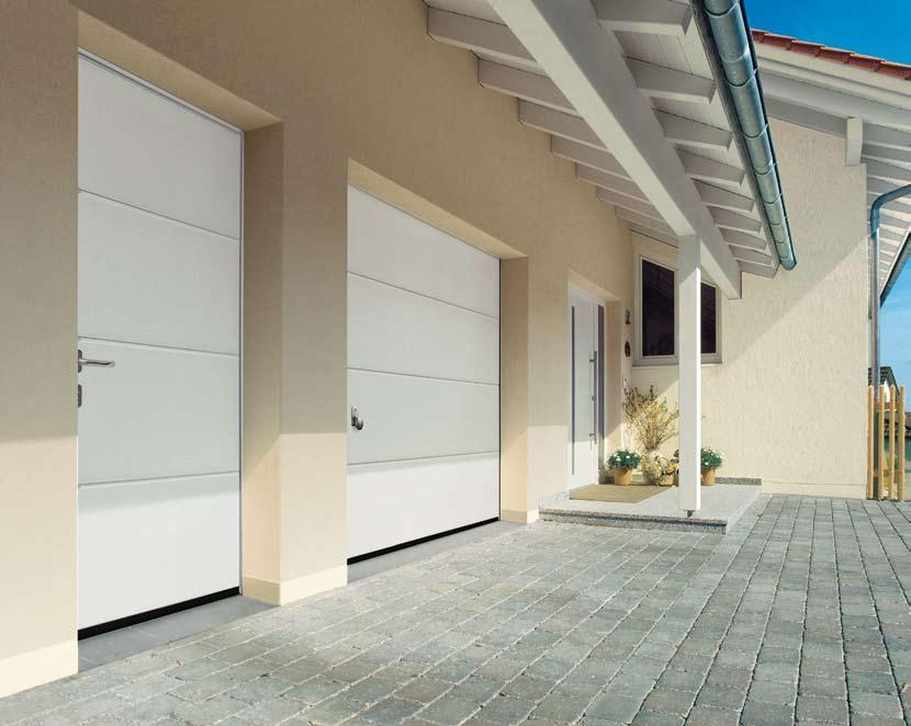Tip Dvojstenná výplň vedľajších dverí je vypenená PU penou a je možné ju zakúpiť k bránam s povrchovými úpravami Woodgrain, Silkgrain, Micrograin alebo Decograin.