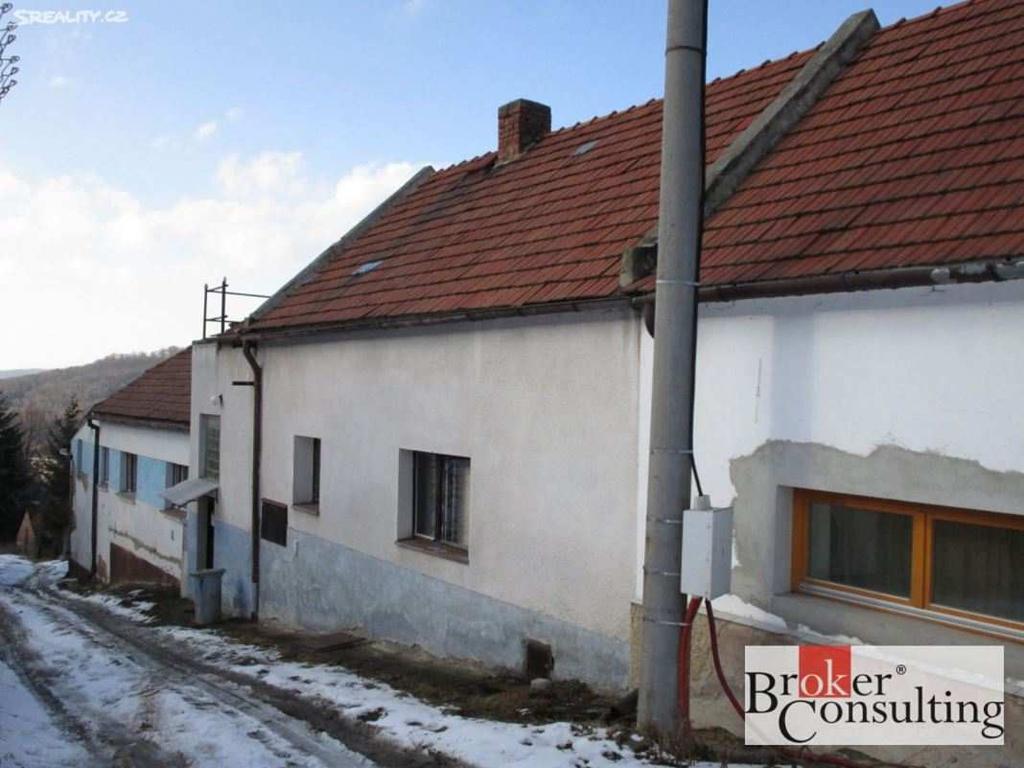 4) Dům Nabídková cena: 800 000 Kč Lokalita: Domoušice, okres Louny Stavba: Smíšená Poloha domu: Řadový Podlaží: 1 nadzemní Zastavěná plocha: 94 m2 Plocha pozemku: 2 077 m2 Voda: Dálkový vodovod