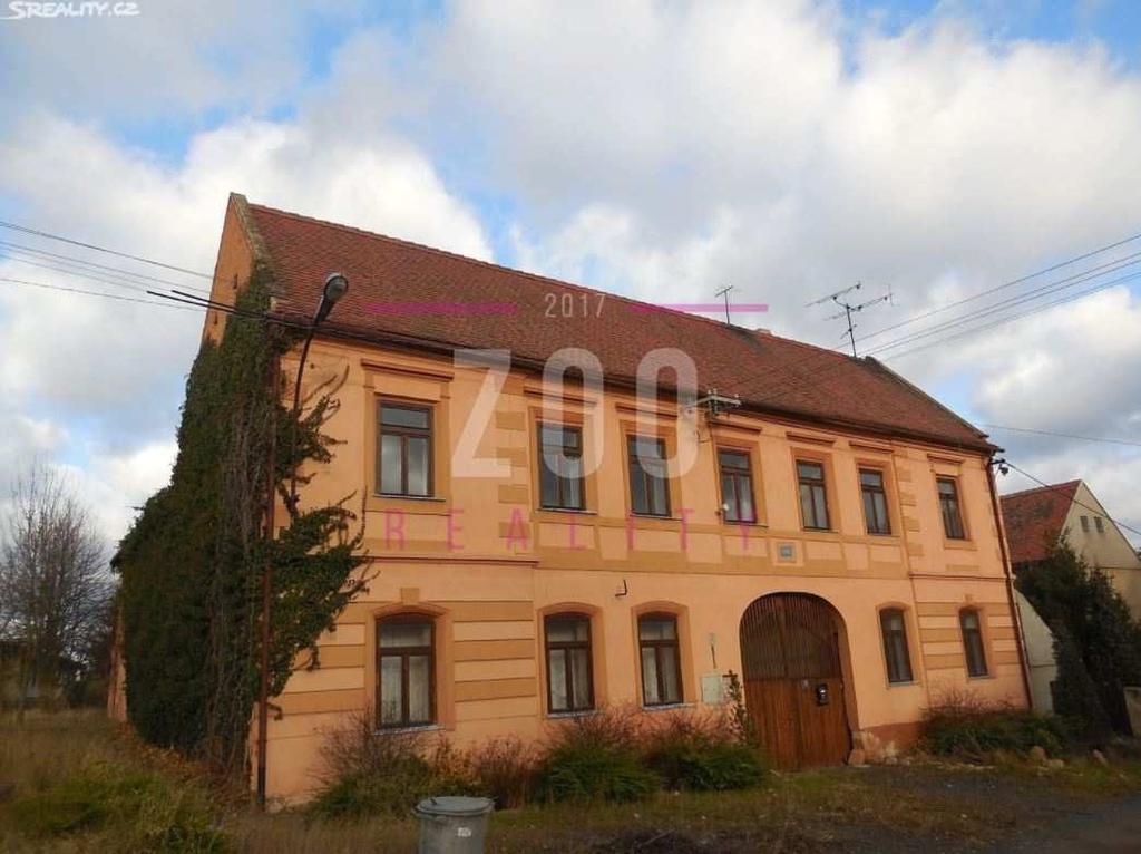 8) Dům Nabídková cena: 1 050 000 Kč Lokalita: Blšany - Soběchleby, okres Louny Stavba: Smíšená Poloha domu: Samostatný Podlaží: 3 včetně 1 podzemního Plocha zastavěná: 271 m2 Užitná plocha: 308 m2