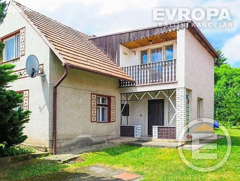 10) Dům Nabídková cena: 1 460 000 Kč Lokalita: Janov, okres Rakovník Stavba: Cihlová Poloha domu: Samostatný Podlaží: 2 Plocha zastavěná: 180 m2 Užitná plocha: 220 m2 Plocha pozemku: 622 m2 Voda: