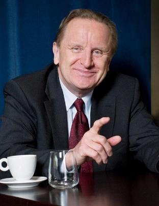 Ing. Zbyněk Štork Ph.D. Zbyněk Štork vystudoval VŠE v Praze. Od roku 2004 pracuje na ministerstvu financí, kde se mj. zabývá projekcemi důchodového systému a analýzami udržitelnosti.
