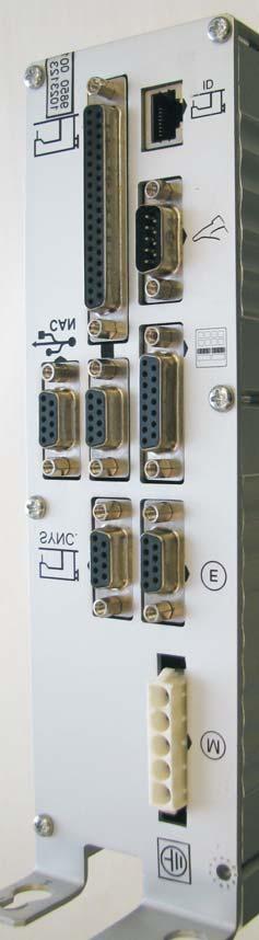 5.4 Připojení hlavy k pohonu DAC M E 1 2 CS 3 ID Připojovací kabel hlavy stroje zapojte do konektoru (1) ozn. symbolem stroje. Ovládací panel zapojte do konektoru (2) ozn. symbolem panelu.