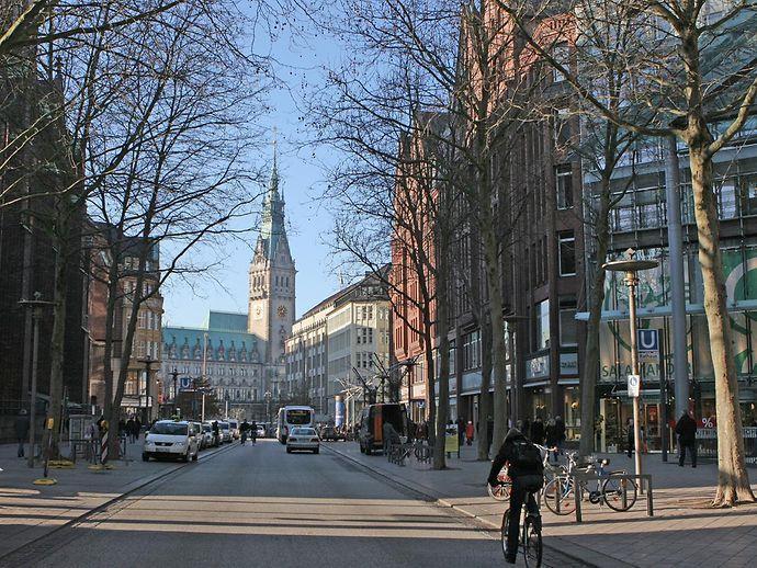 PŘÍKLADY DOBRÉ PRAXE V ZAHRANIČÍ Městský stát Hamburk Rekonstrukce a obnova Mönckebergstrasse (jedna z