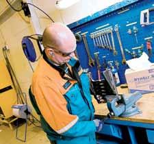 Doprava Chápeme, jak je důležité vyvážit vysoce kvalitní stírání, lepší produktivitu a zisk. Naše stírací řešení jsou určená ke splnění daného úkolu ve vysoké kvalitě, a to okamžitě.