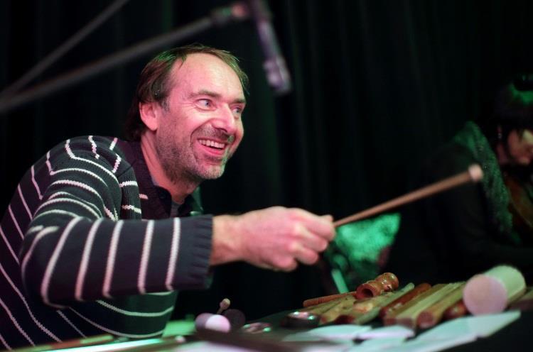Karlík celkem 49 repríz pro mladší školní věk (Studio ALTA, Dům U Kamenného zvonu výstava Tima Burtona). Incenace se aktuálně nereprízuje z důvodů odjezdu představitele hlavní role do zahraničí.