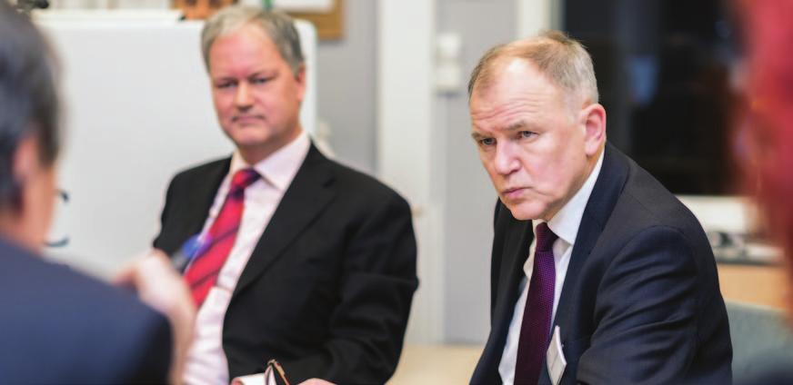 Vytenis Andriukaitis (komisař pro zdraví a bezpečnost potravin) a Marc Sprenger (ředitel střediska ECDC) na setkání s Denisem Coulombierem (vedoucím oddělení pro dozor a podporu reakce ve středisku