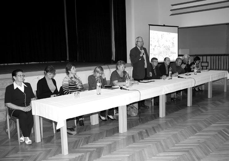 kuchyne základnej školy Oprava odtoku dažďových vôd na dome služieb Výsadba zelene na zrekonštruovaných uliciach Budovateľská a Muškátová V decembri sa začala výmena svietidiel verejného osvetlenia,