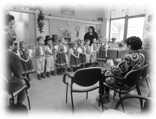 O společnosti Obecně prospěšná společnost Dotek vznikla 3. 11. 2005. Pečuj o klienty tak, jak si přeješ, aby jednou někdo pečoval o tebe. Dotek, o.p.s. poskytuje Sociální služby na základě rozhodnutí odboru sociálních věcí a zdravotnictví KÚ Zlínského kraje KUZL 30963/2007/SZD.